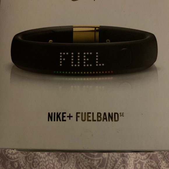 NIB Nike Fuelband - Picture 1 of 2